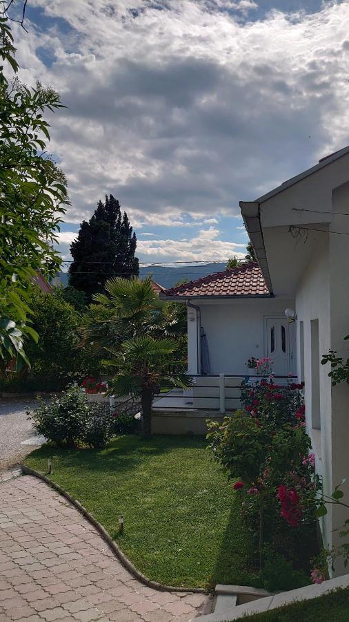 Apartments Tulipan - With Free Private Parking Garage Mostar Exterior foto